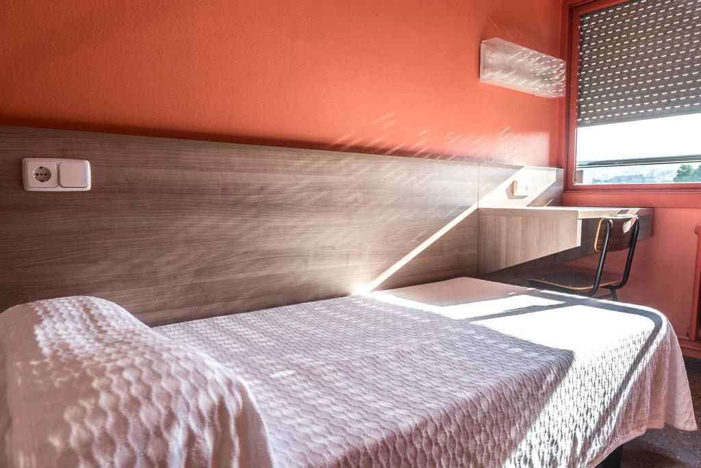 Pensión Residencia Salesiana Marti-codolar 2*