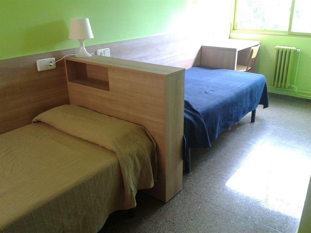 Residencia Salesiana Marti-codolar Pensión Barcelona